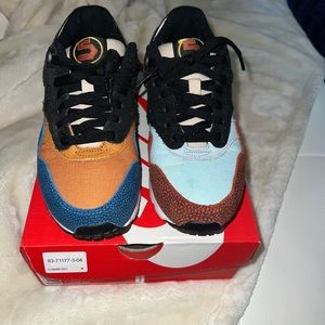 Nike Airmax 1. Sz 5.5 gradeschool